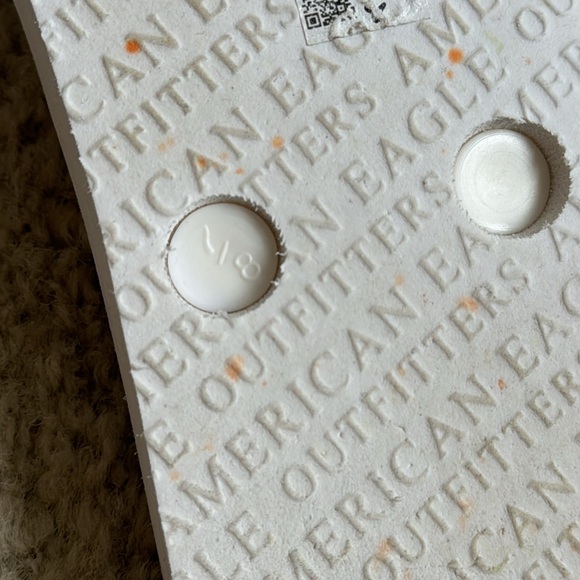 American Eagle Outfitters white flip flops - Picture 3 of 3